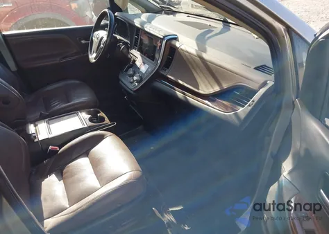 2015 Toyota Sienna Limited Premium 7 Passenger z USA, uszkodzony, nr VIN 5TDYK3DC0FS632909